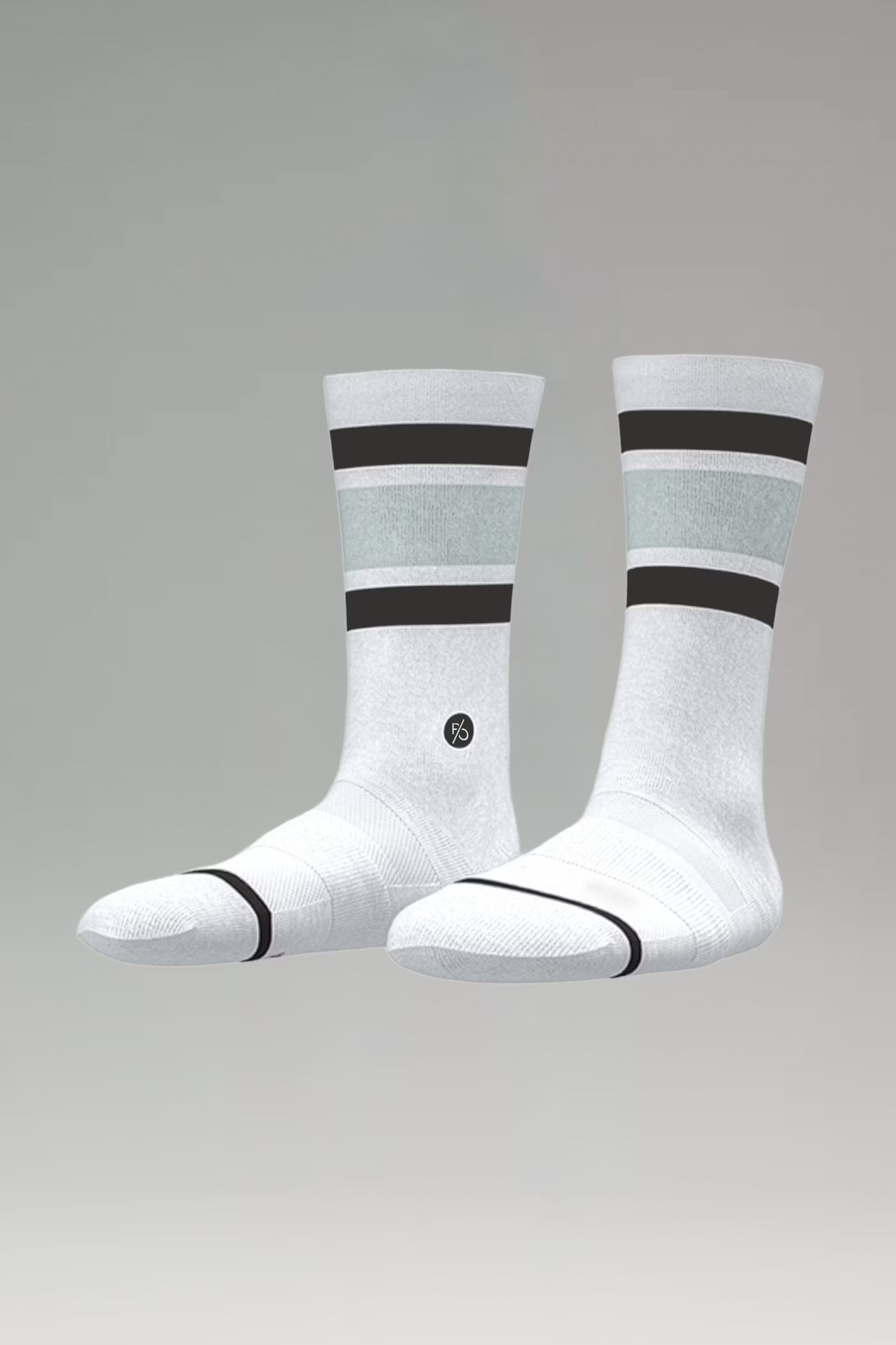 PRO | ORA men’s proformance socks in white onyx model view.