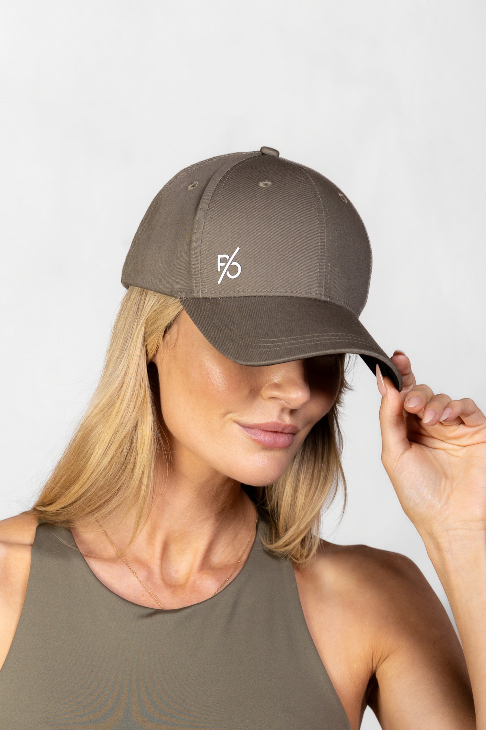 Women's Aura Cap in Olive Smoke #Colour_Olive Smoke