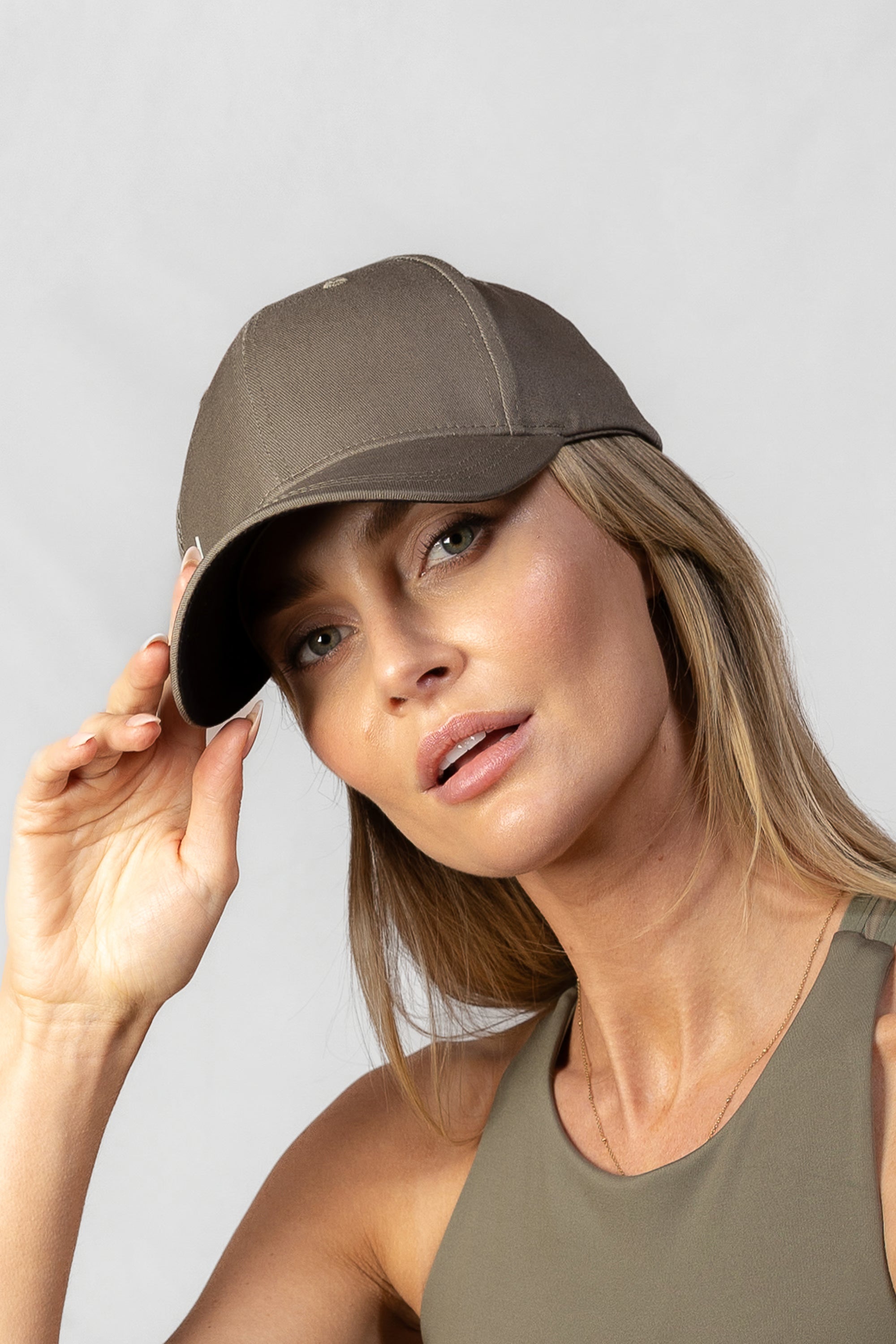 Women's Aura Cap in Olive Smoke #Colour_Olive Smoke
