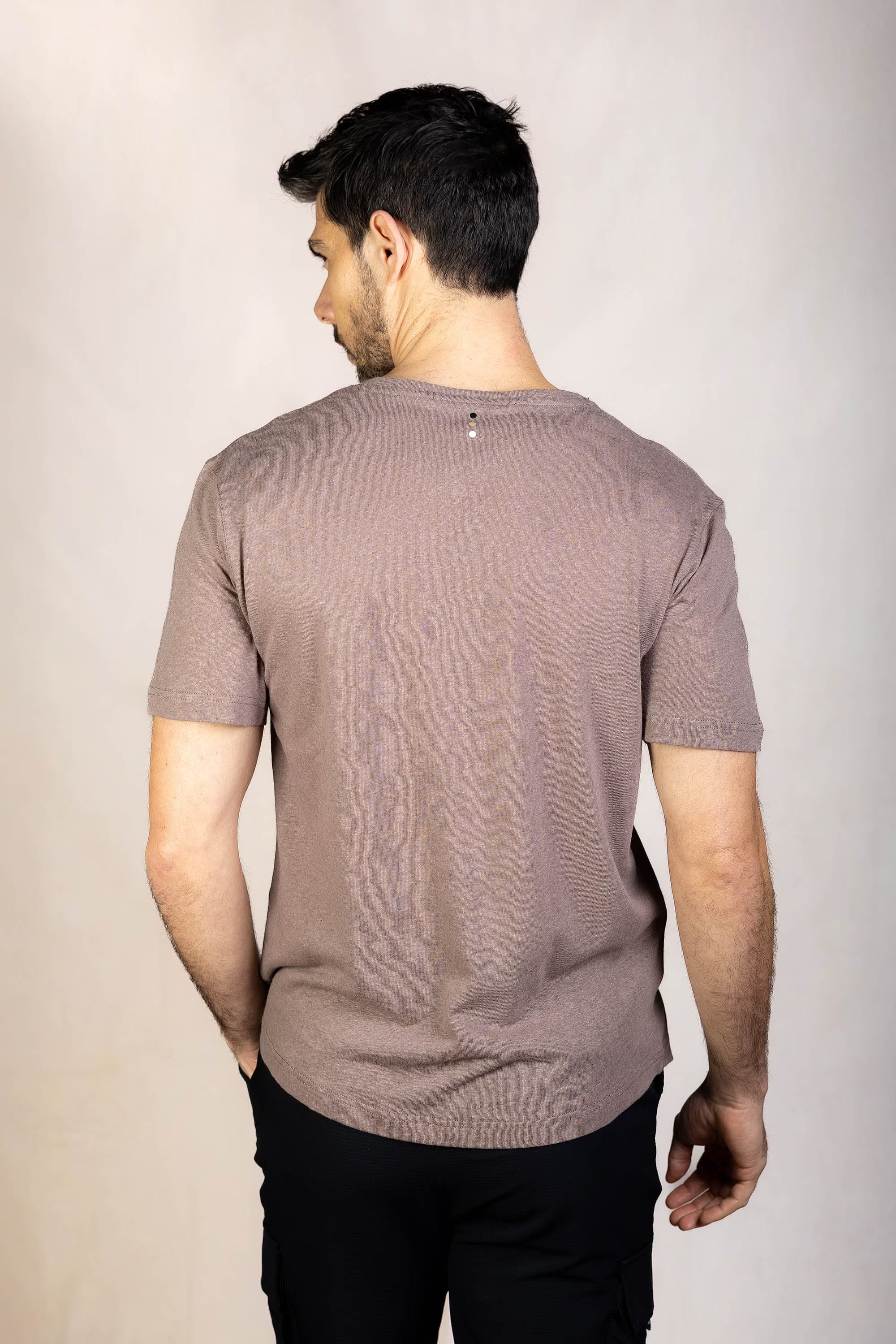 PRO | ORA men’s the linen t-shirt in Light Espresso, studio product image, rear view