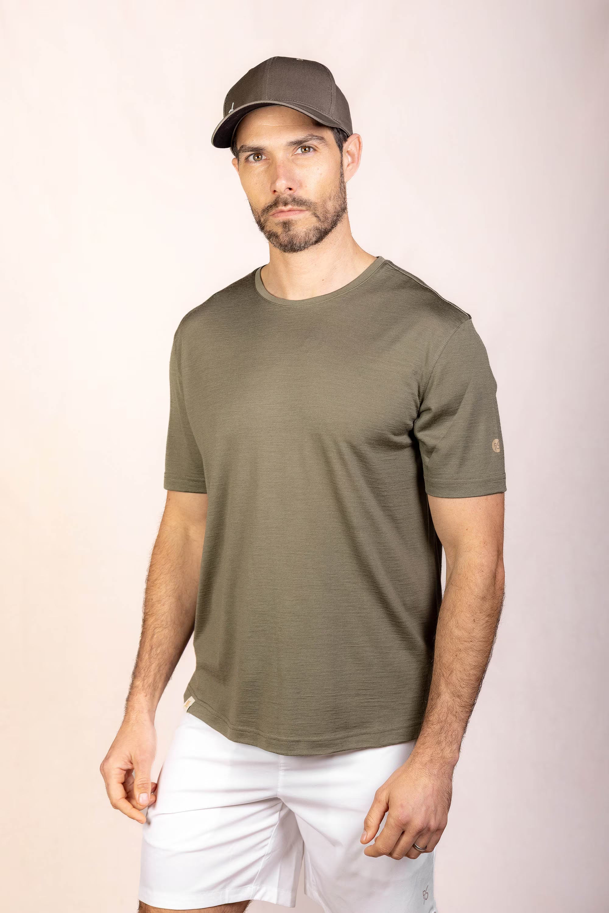 PRO | ORA men’s the merino t in Olive Smoke, studio product image, front view