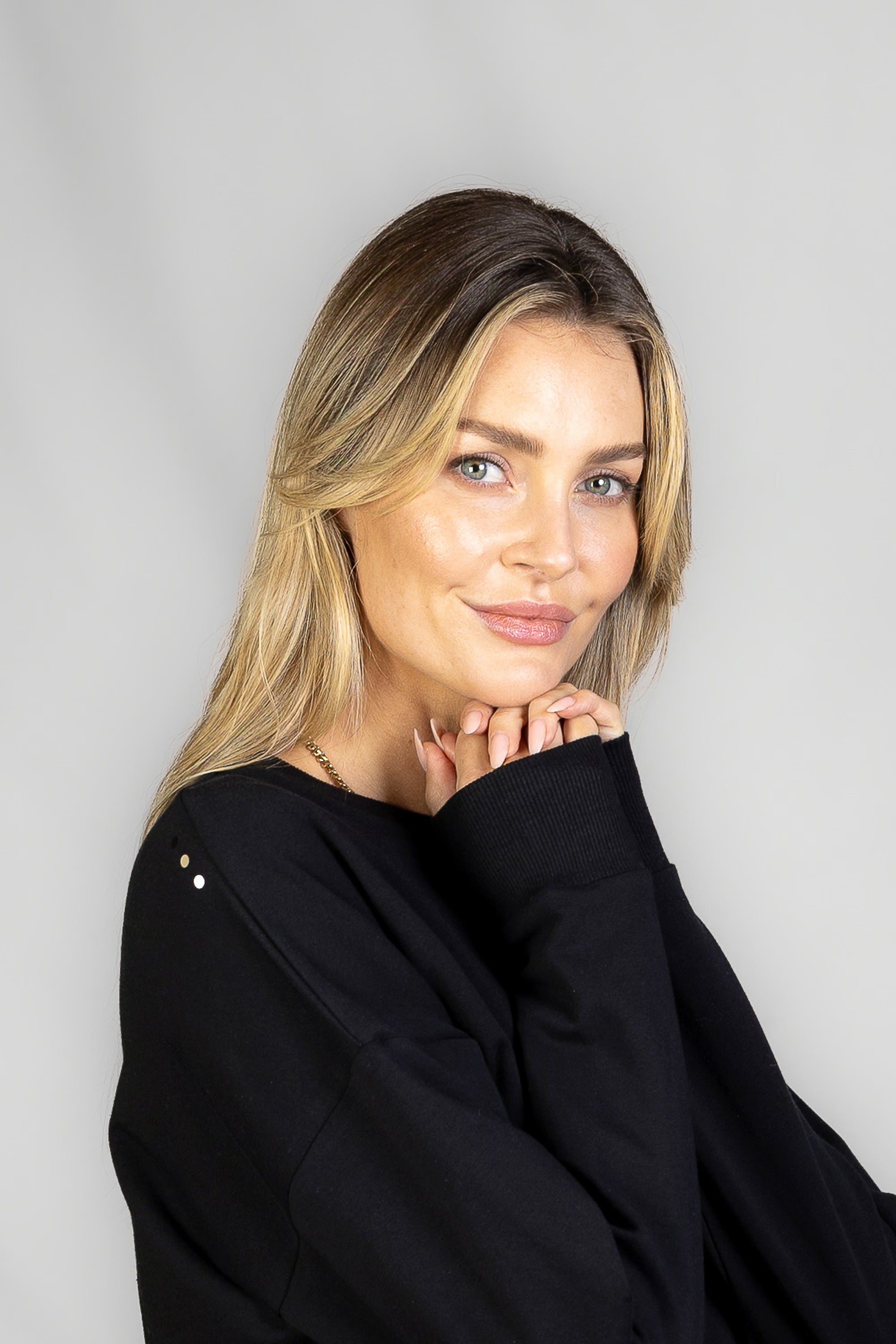 Women's Aura Drop Sweatshirt in Black Onyx #Colour_Black Onyx